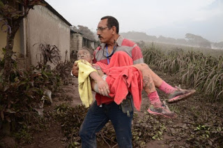 Van  30 los muertos por  erupción  volcán de Fuego en Guatemala