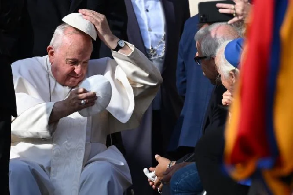 El papa dice la pornografía es un «vicio» también de «sacerdotes y monjas»