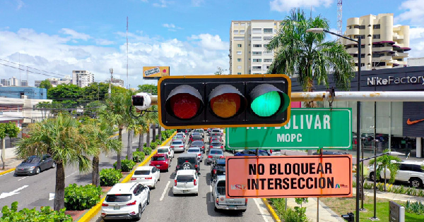 Hugo Beras pide a Contrataciones Públicas reconsiderar suspensión contrato de semáforos