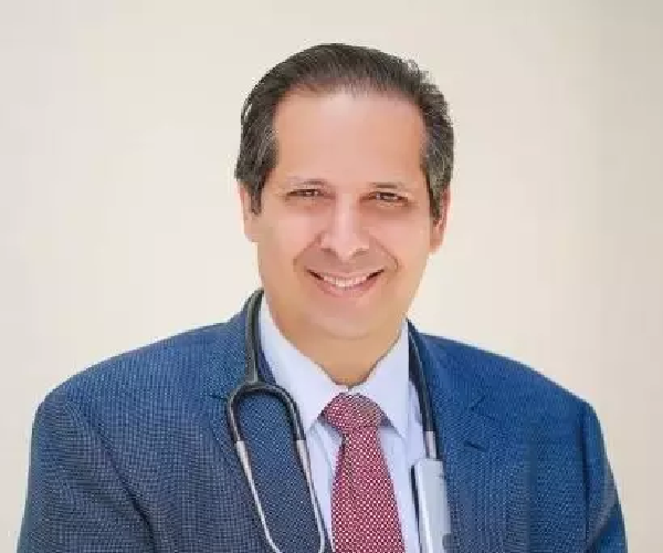 ¿Quién es Víctor Elías Atallah el nuevo ministro de Salud Pública?
