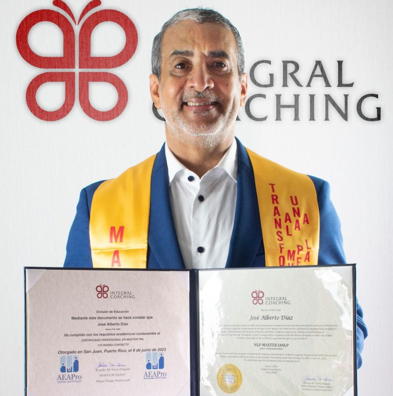 Médico recibe certificación internacional de Master en Programación Neurolinguistica